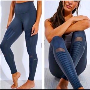SOLD: NWOT | Alo Yoga High Waisted Moto Leggings in Blue size S